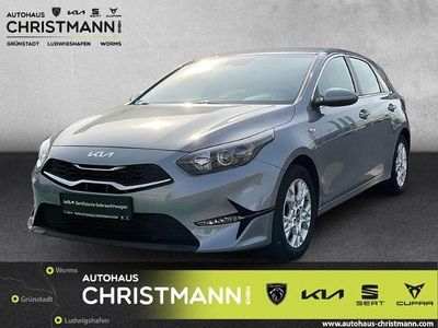 Gebraucht Kia Ceed Vision 120 PS (88 kW) 2022 Sirius silver Kleinwagen