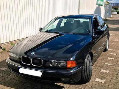BMW 523