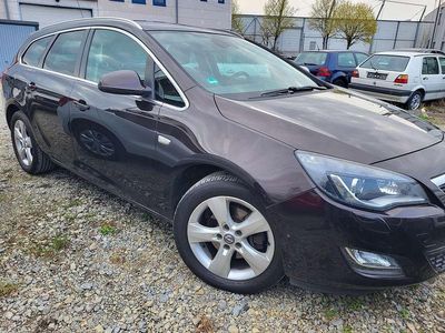 Gebraucht Opel Astra 179 PS (131 kW) 2012 Braun Kombi