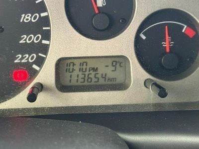 Nissan Almera Tino