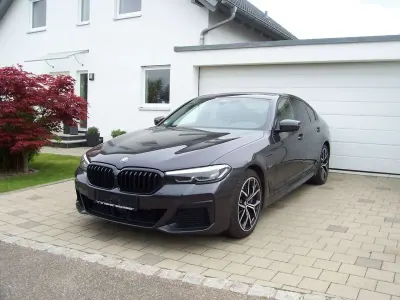 Gebraucht BMW 545e M Sport 394 PS (289 kW) 2022 Grau Limousine
