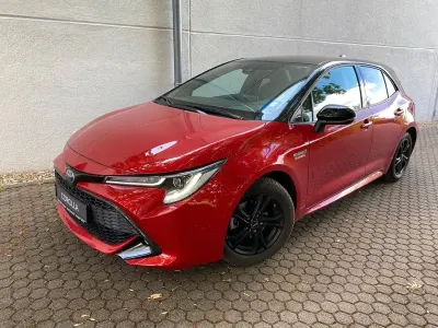 Gebraucht Toyota Corolla Club 122 PS (89 kW) 2019 Rot Limousine