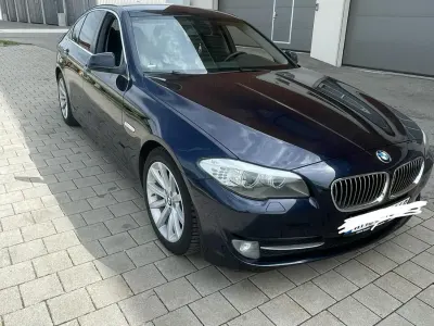 Gebraucht BMW 523 Sport Line 204 PS (150 kW) 2010 Blau Limousine