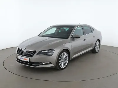 Gebraucht Skoda Superb LAURIN & KLEMENT 180 PS (132 kW) 2018 Grau Limousine