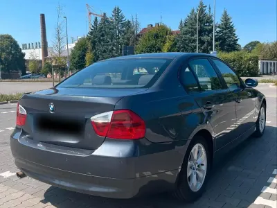 Gebraucht BMW 320 163 PS (119 kW) 2006 Grau Limousine