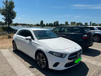 Gebraucht Mercedes A180 136 PS (100 kW) 2020 Weiß Limousine