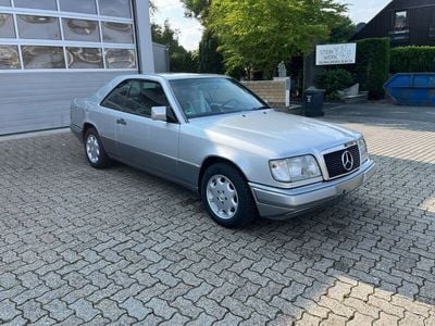 Gebraucht Mercedes 320 220 PS (161 kW) 1994 Silber Coupé