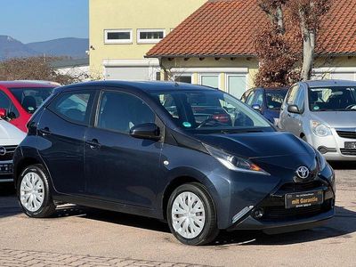 Usata Toyota Aygo X-play 69 CV (50 kW) 2015 Blu Utilitaria