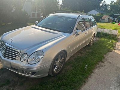 Mercedes E280