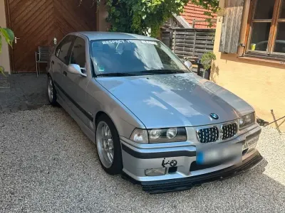 Gebraucht BMW 320 150 PS (110 kW) 1997 Silber Limousine