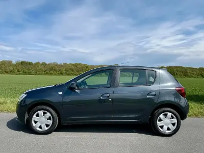 Gebraucht Dacia Sandero 73 PS (53 kW) 2017 Grau Kleinwagen