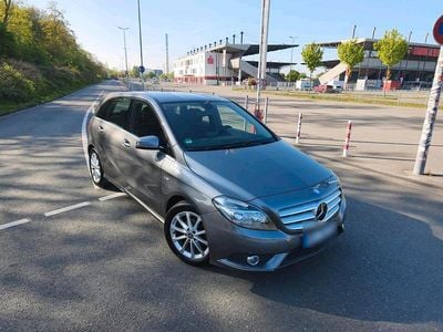 Begagnad Mercedes 180 109 HK (80 kW) 2012 Grå Sedan