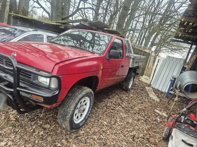 Gebraucht Nissan PickUp 130 PS (95 kW) 1996 Rot Pickup