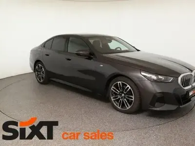 Gebraucht BMW 520 M Sport 208 PS (152 kW) 2025 Grau Limousine