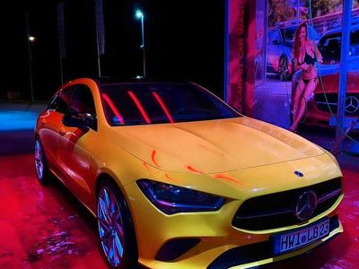 Gelb Gebraucht 2021 Mercedes CLA200 Shooting Brake Kombi | 20.400 € (Guter Preis)