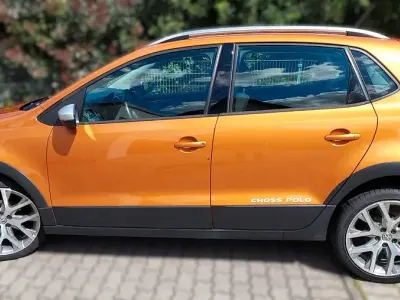 Gebraucht VW Polo Cross 90 PS (66 kW) 2015 Orange Kleinwagen