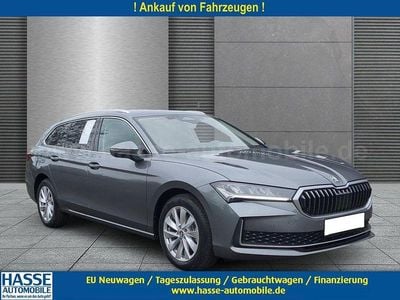 Grau Neu 2025 Skoda Superb Selection Kombi | 43.990 € (Fairer Preis)