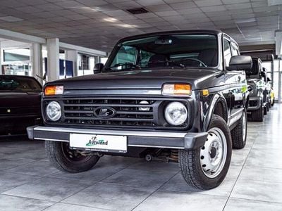 Second-hand Lada niva 383 CP (281 kW) 2020 Gri SUV