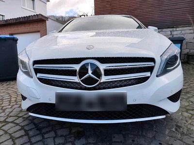 Gebraucht Mercedes A180 Style 122 PS (89 kW) 2013 Weiß Limousine