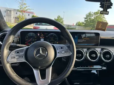 Gebraucht Mercedes CLA220 194 PS (142 kW) 2019 Braun Limousine