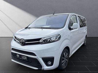 Gebraucht Toyota Proace Verso Team 177 PS (130 kW) 2023 Weiß Kombi