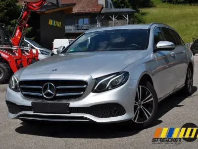 Usado Mercedes E220 Avantgarde 194 CV (142 kW) 2020 Plateado Berlina
