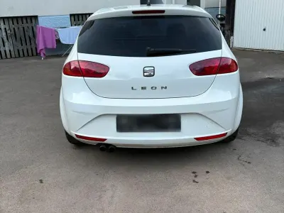 Usata Seat Leon 125 CV (91 kW) 2011 Bianco Utilitaria