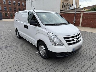 Hyundai H-1