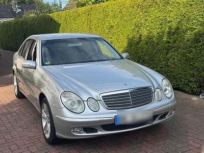 Mercedes E200
