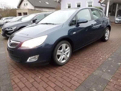 Usata Opel Astra Edition 116 CV (85 kW) 2011 Blu Utilitaria
