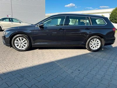 Gebraucht VW Passat 150 PS (110 kW) 2021 Schwarz Kombi