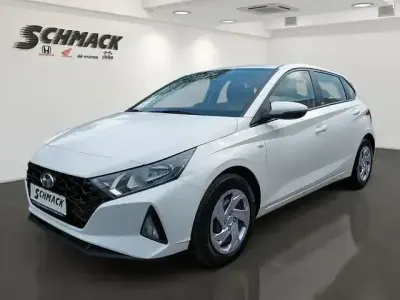 Gebraucht Hyundai i20 Select 101 PS (74 kW) 2021 Weiß Kleinwagen