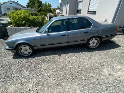 Gebraucht BMW 730 Sport Line 188 PS (138 kW) 1991 Grau Limousine
