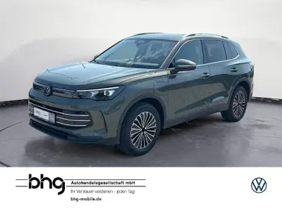 Gebraucht VW Tiguan Elegance 204 PS (150 kW) 2025 Cipressinogrün metallic SUV