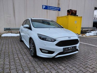 Usata Ford Focus ST-Line 125 CV (91 kW) 2017 Bianco Berlina