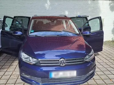Gebraucht VW Touran 2016 Blau Van / Kleinbus