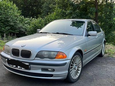 BMW 323