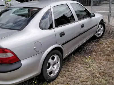 Occasion Opel Vectra 116 ch (85 kW) 1998 Argent Berline
