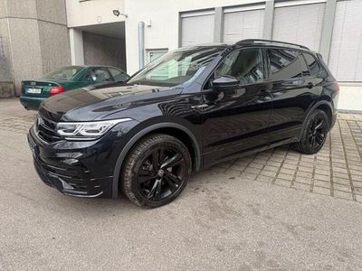 Gebraucht VW Tiguan Allspace R-line 190 PS (139 kW) 2022 Deep black SUV