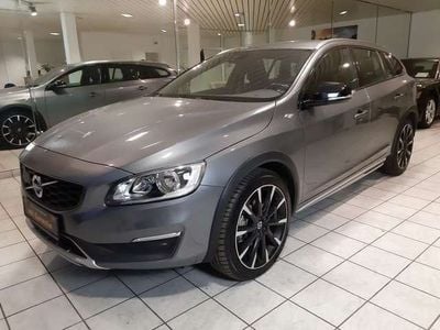 Gebraucht Volvo V60 CC Momentum 150 PS (110 kW) 2015 Grau Kombi