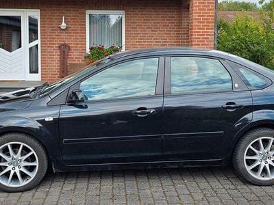 Gebraucht Ford Focus Ghia 116 PS (85 kW) 2005 Schwarz Limousine
