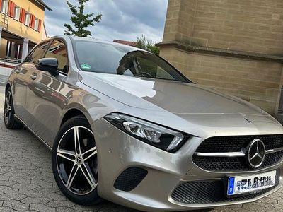 Gebraucht Mercedes A200 Night 163 PS (119 kW) 2019 Grau Limousine