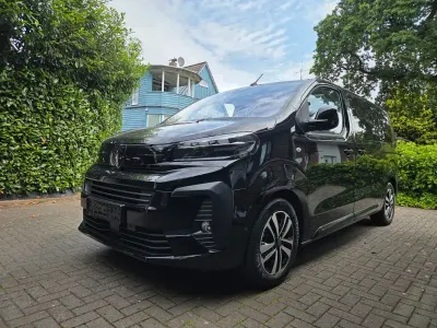 Neu Peugeot Traveller Allure 179 PS (131 kW) 2026 Schwarz Van / Kleinbus