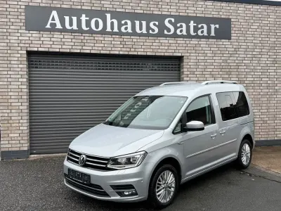 Gebraucht VW Caddy Highline 150 PS (110 kW) 2016 Silber Van / Kleinbus