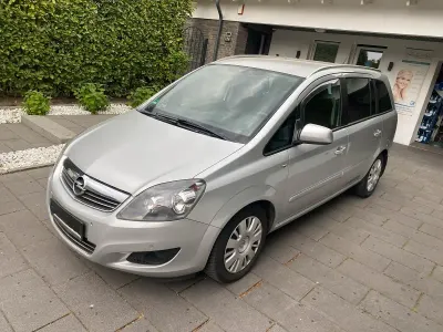 Używany VW Golf Sportsvan 116 KM (85 kW) 2012 Srebrny Minivan