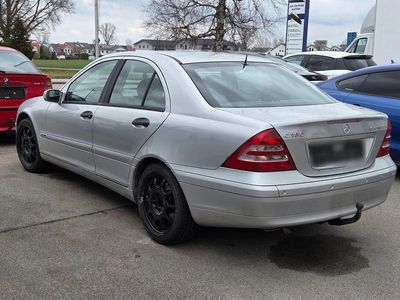 Usata Mercedes 180 140 CV (102 kW) 2004 Argento Berlina