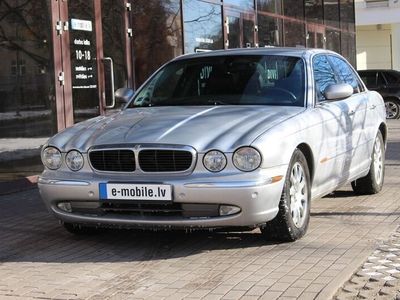 Jaguar XJ8