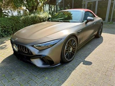 Grau Gebraucht 2023 Mercedes SL63 AMG AMG Cabrio | 131.870 € (Superpreis)