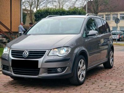 VW Touran Cross