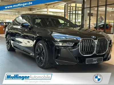 Neu BMW i7 Efficient Dynamics 334 kW (455 PS) 2026 Saphirschwarz Limousine